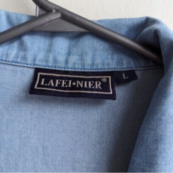 Lafei Nier crochet 100% cotton chambray short sleeve button down blouse - Picture 4 of 8